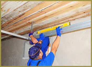Security Garage Door Repairs New York, NY 212-918-5382 - installation-gr-33m